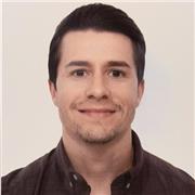 Profesor titulado en Historia apasionado por las TIC, la IA y la docencia virtual, imparte clases de manera online y presencial.